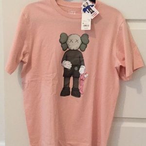 UNIQLO X KAWS LIMITED TEE